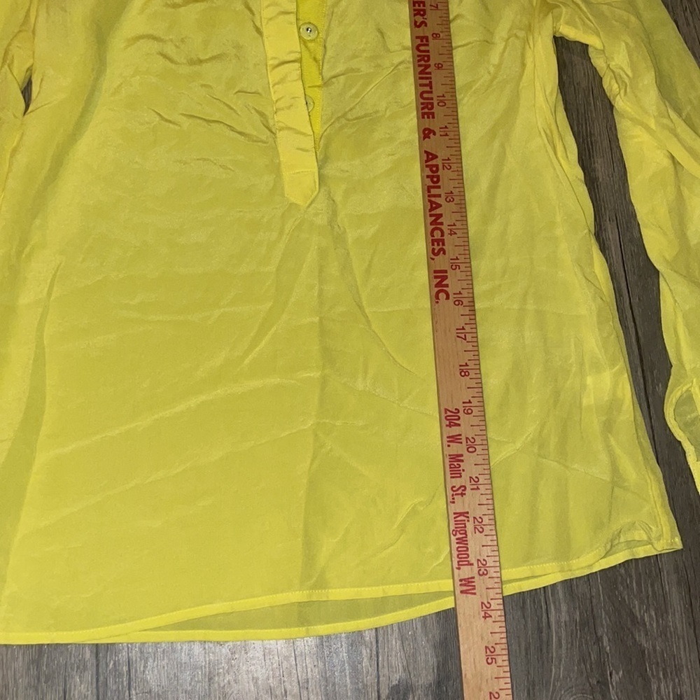 Banana Republic 100% silk neon yellow blouse - XS - Picture 3 of 8